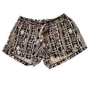 Women's Kiss & cry shorts size L